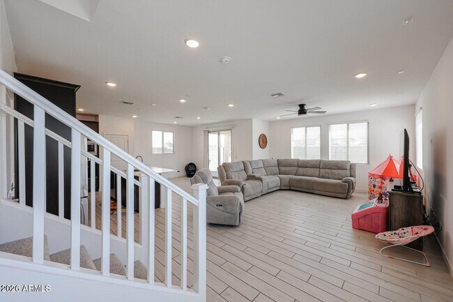 Building Photo - 3361 S 179th Dr