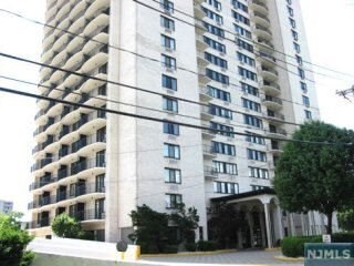 Foto principal - 1590 Anderson Ave