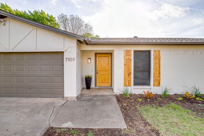 Foto del edificio - 7920 Lazy Brook Dr