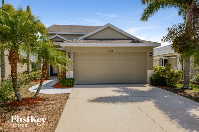 Foto principal - 7228 53rd Pl E