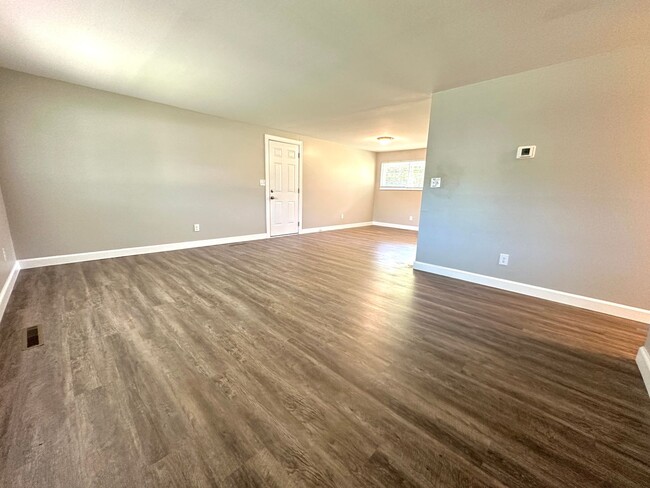 Foto del edificio - 304 Primrose Ln