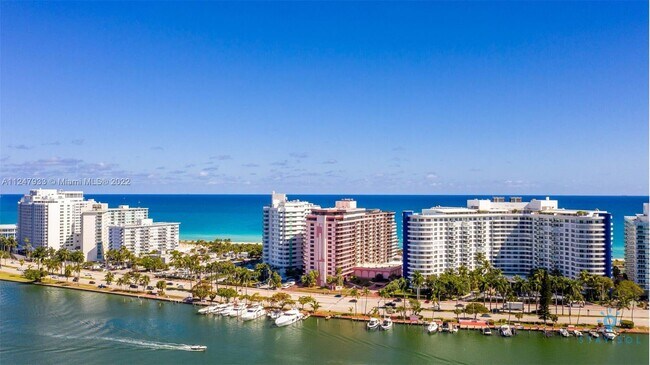 Foto del edificio - 5225 Collins Ave