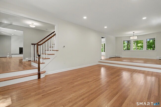 Building Photo - 145 Casmir Dr
