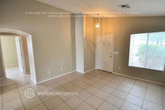 Building Photo - 12925 W Laurel Ln
