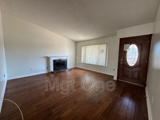 Foto del edificio - 23672 Suncrest Ave