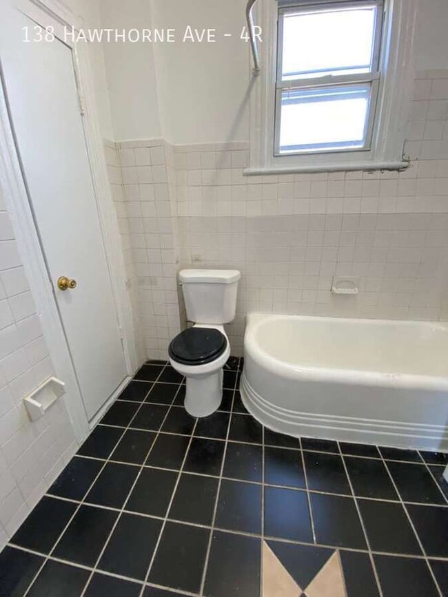 Photo - 138 Hawthorne Ave Apartment