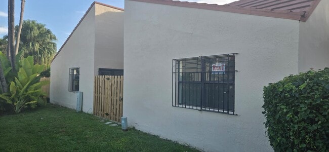 Building Photo - 14912 SW 88th Ter