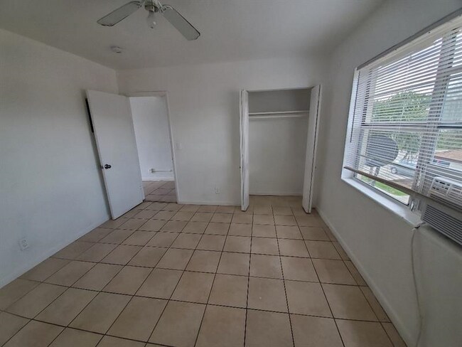 Building Photo - 2201 Greene St