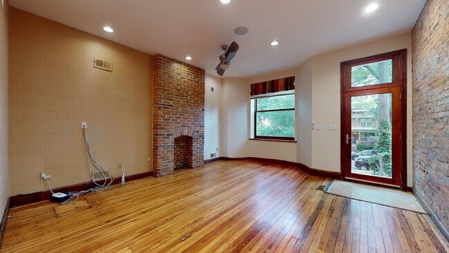 Building Photo - 1834 Ingleside Terrace NW