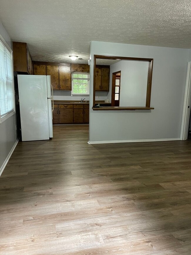 Building Photo - 2 BEDROOM DUPLEX- WESTSIDE ATHENS