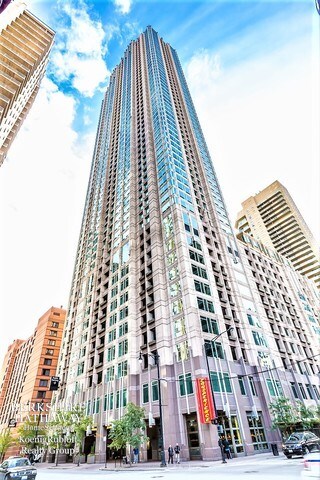 Primary Photo - 33 W Ontario St