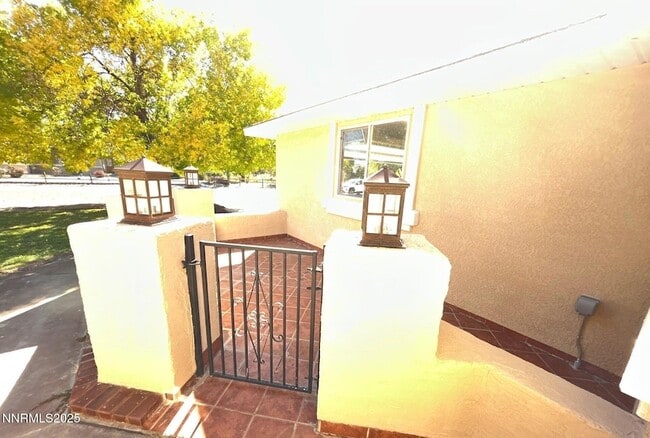 Foto del edificio - 5390 Vinewood Cir