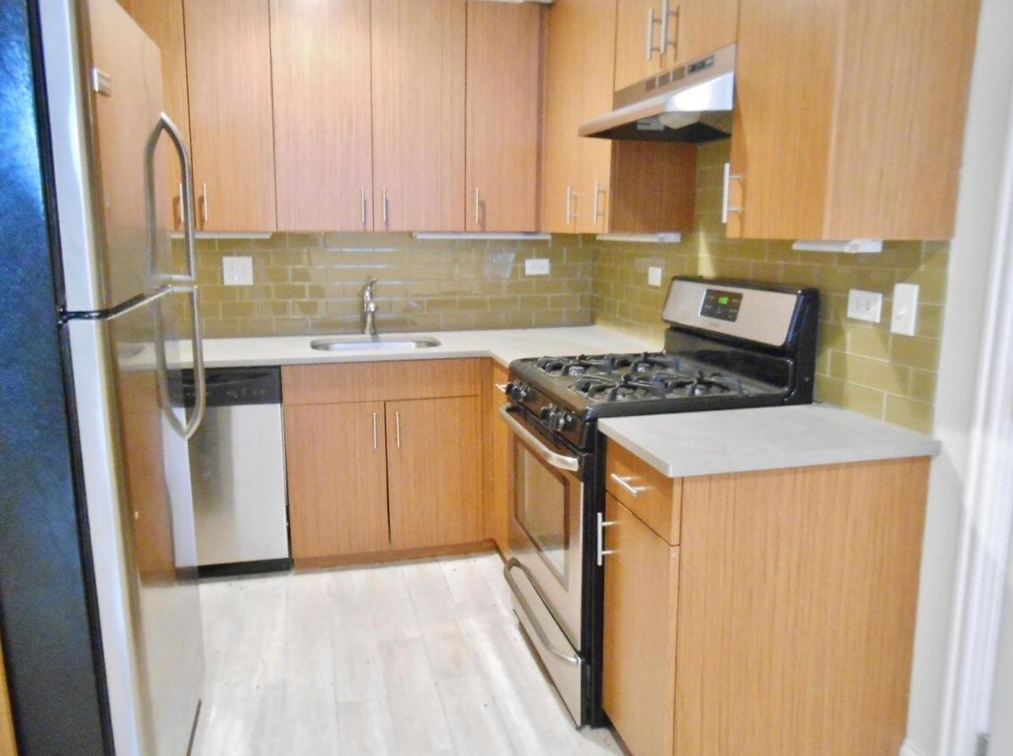 Foto principal - 3711 N Wilton Ave