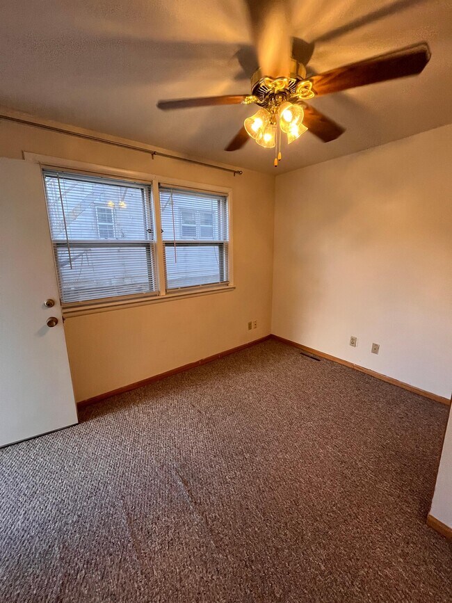 Foto del edificio - 129 E Gorham St