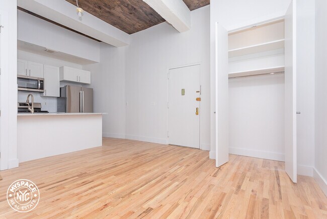 Building Photo - 81 Clifton Pl