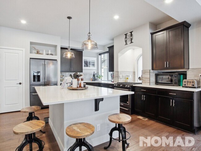 Foto del edificio - Gated, Luxury 3 Bedroom Single Family Home...