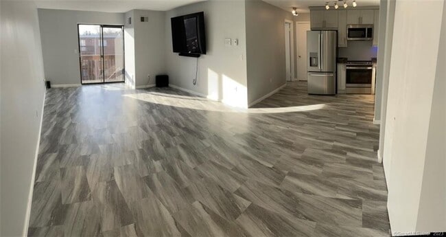 Building Photo - 1417 Harbor View Dr