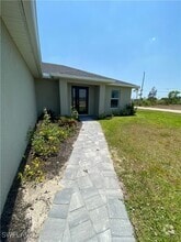 Building Photo - 1000 NE 44th Ln