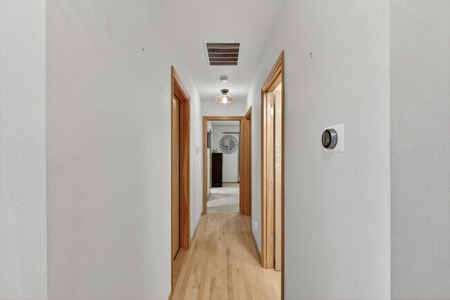 Foto del edificio - Coastal Elegance Near Sunrise Beach: Luxury 3BR/2.5BA Gig Harbor Home