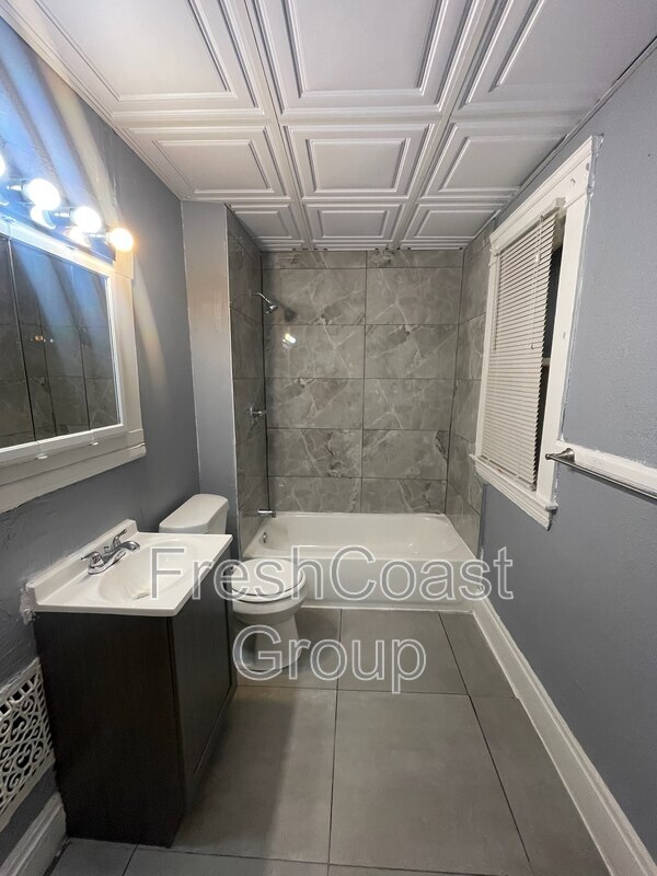 11705 Hamlen Ave Cleveland, OH 44120 – photo 2