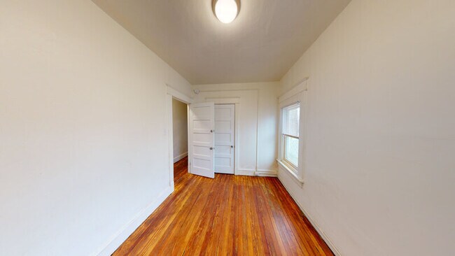 Building Photo - 320 Taylor Ave