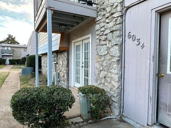 6034 NW Expressway - 6034 NW Expressway Apartment