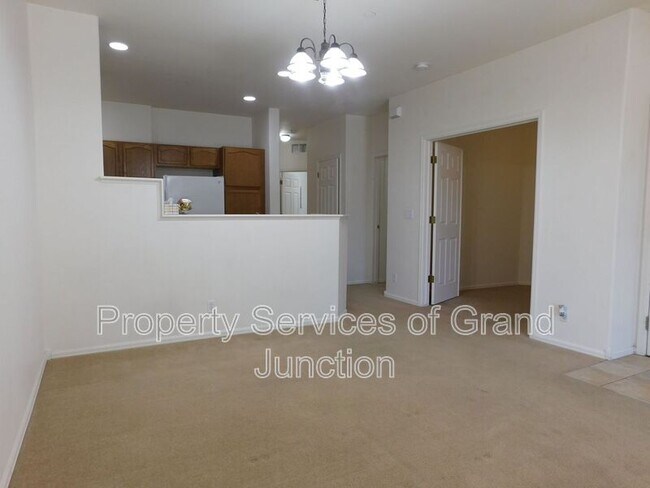 Building Photo - 2485 Fountainhead Blvd