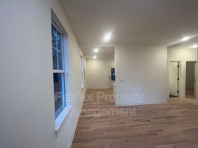 Building Photo - 2810 Cascadilla St