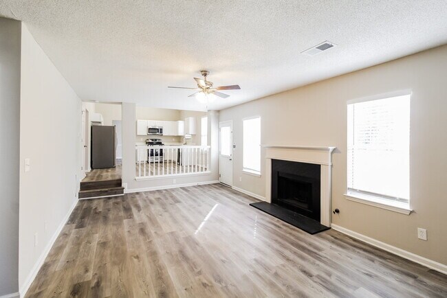 Foto del edificio - 4341 Ward Bluff Ct