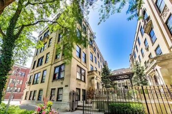 Building Photo - 3600 N Pine Grove Ave