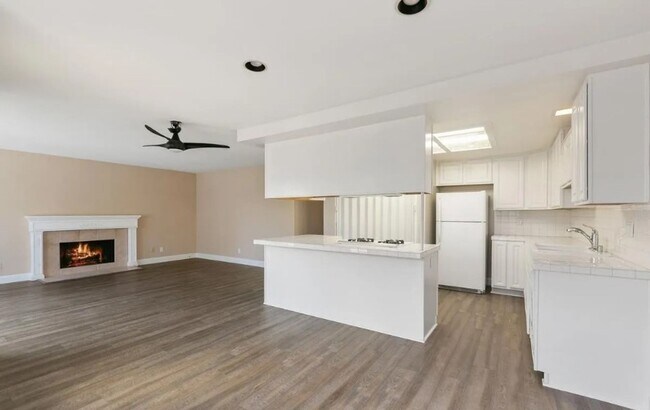 Foto del edificio - Spacious Carlsbad Condo Walking distance t...