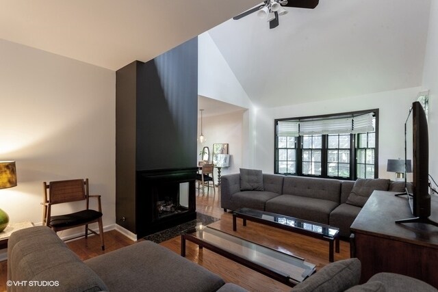 Foto del edificio - 1049 Devonshire Ave
