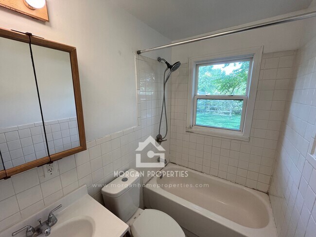 Foto del edificio - 212 E Andover Ave