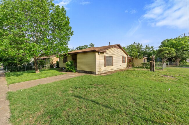 Foto del edificio - 1302 Redondo Dr