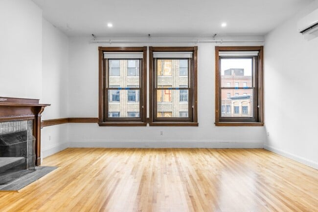 Building Photo - 27 State St