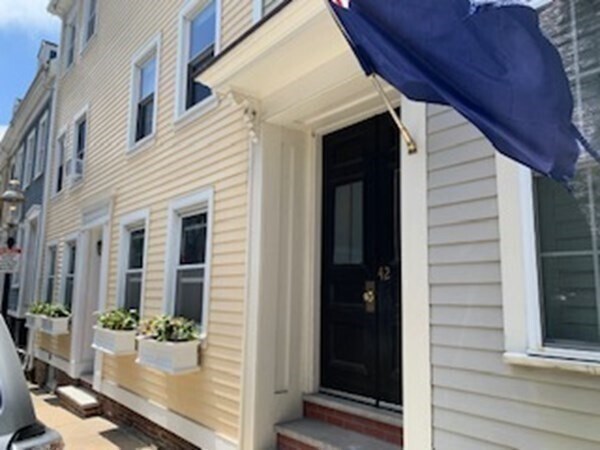 Foto del edificio - 42 Pleasant St