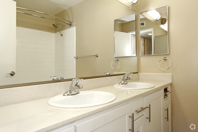 Dolores Floor Plan - Bathroom - Mission Heights Apartments