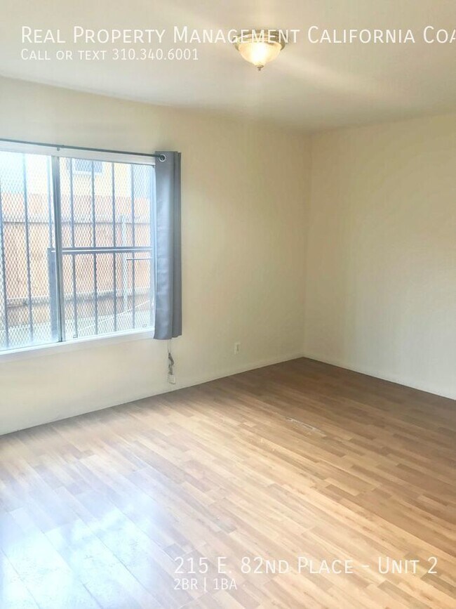 Building Photo - 2 Bedroom 1 Bathroom Unit- Available Now!