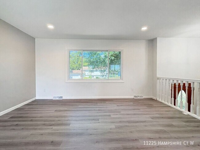 Foto del edificio - 11225 Hampshire Ct W