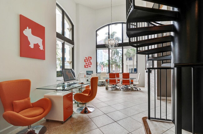 Building Photo - 801 S Olive Ave