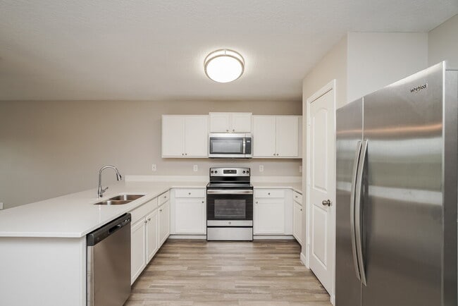 Foto del edificio - 333 Elderberry Ct