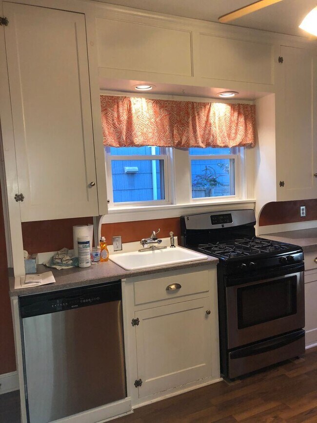 Foto del edificio - 3 br, 1.5 bath House - 710 Cherry St