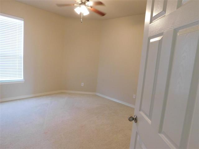Building Photo - 748 Clear Water Dr