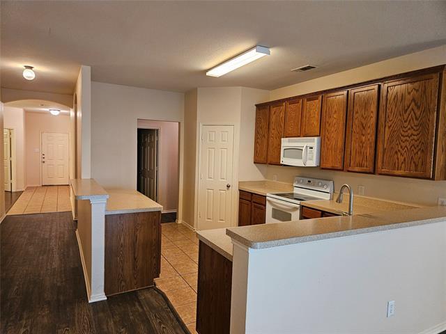 Building Photo - 5821 Blue Ribbon Rd