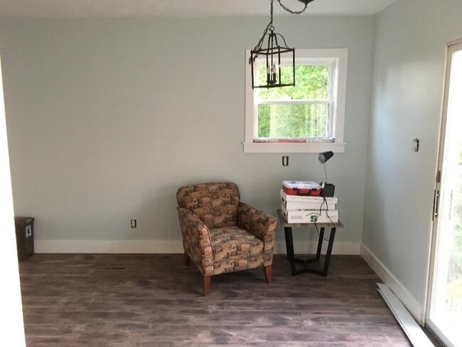 Sala de estar - 240 Highland Ave