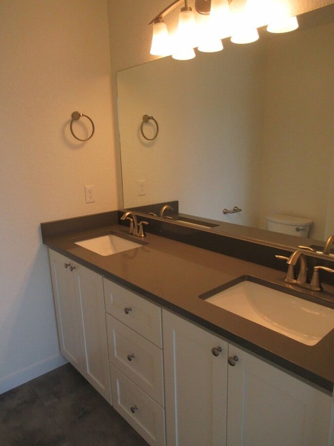 Foto del edificio - Brand New 3 bedroom Duplex