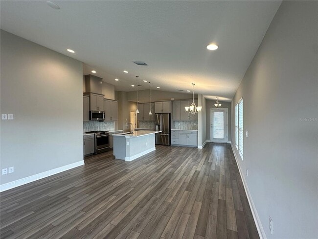 Building Photo - 12533 Oak Hill Way