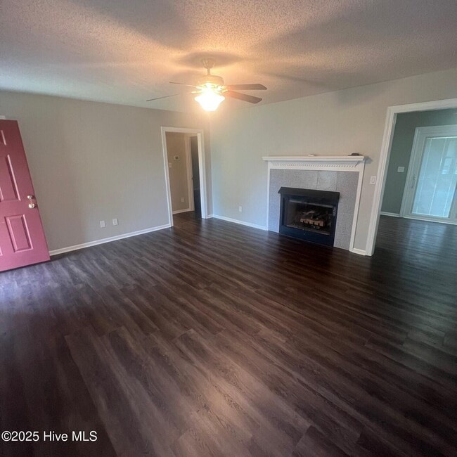 Building Photo - 1303 Cedar Ln