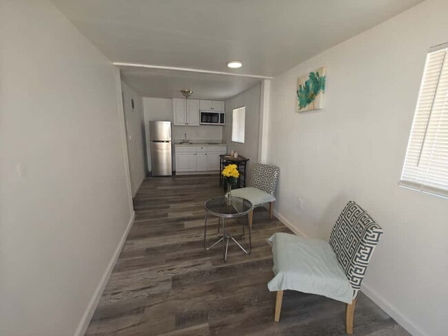 Foto del edificio - 306 W Lewis St