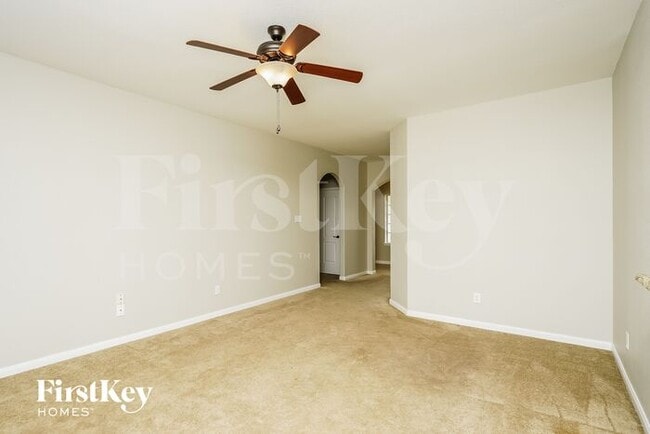Building Photo - 300 Springtree St